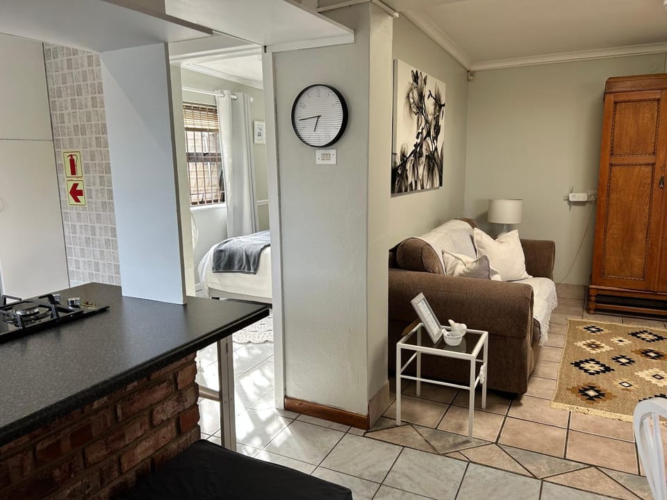 Kitchen or kitchenette, Seating area