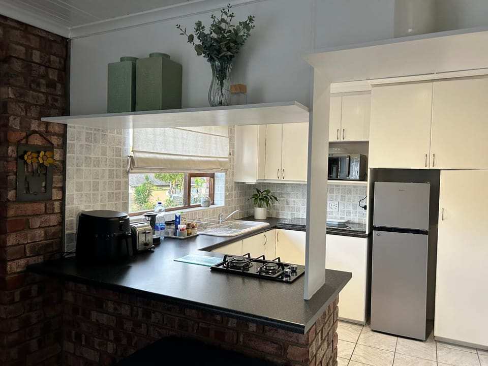 Glenelg Road Guesthouse Bed and Breakfast in Port Elizabeth
