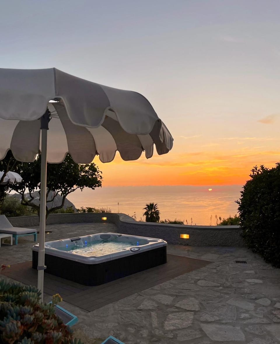 Natural landscape, Garden, Garden view, Pool view, Sea view, Sunrise, Sunset