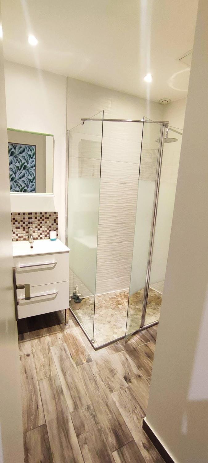 Shower, Bathroom