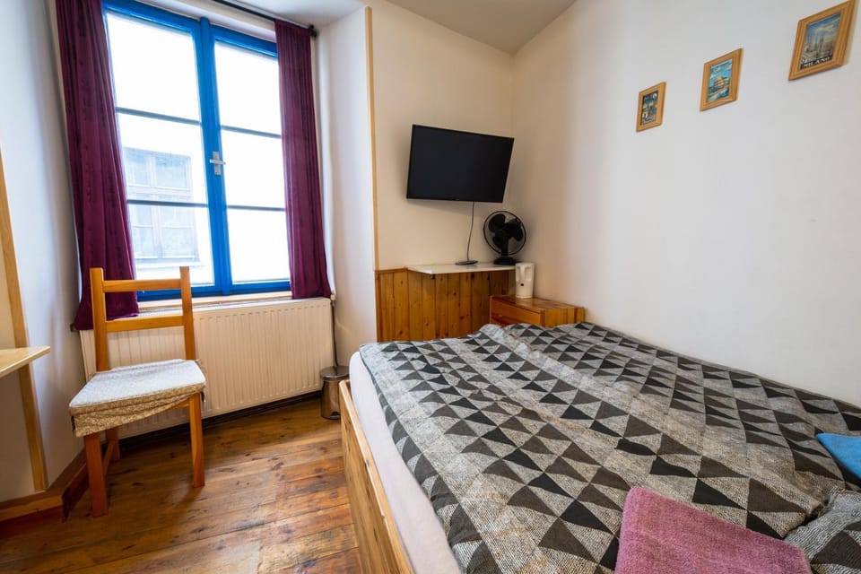 Bed, TV and multimedia, Photo of the whole room, Seating area