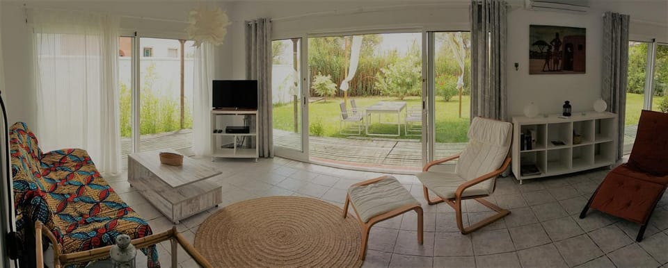 Living room, Garden view