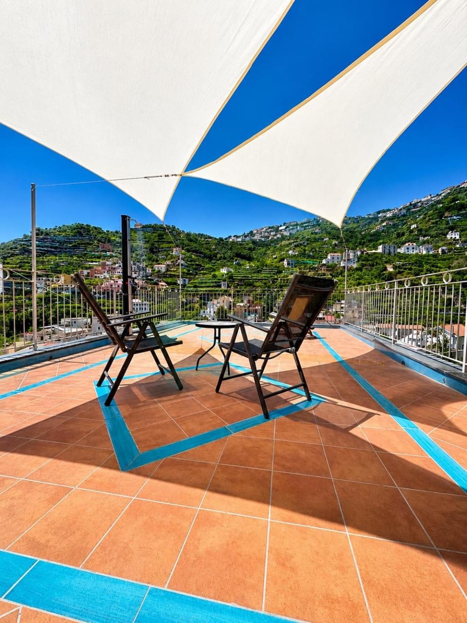 Shower, Patio, Day, Natural landscape, Solarium, View (from property/room), Balcony/Terrace, Mountain view, sunbed