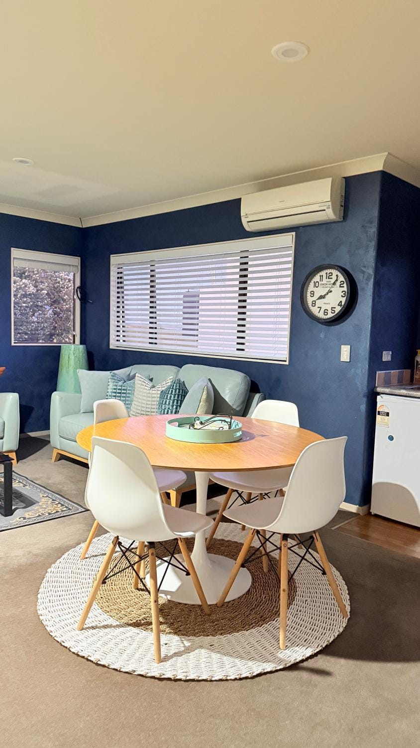 Dining area, air conditioner
