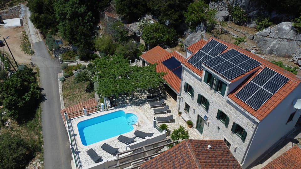 Property building, Swimming pool