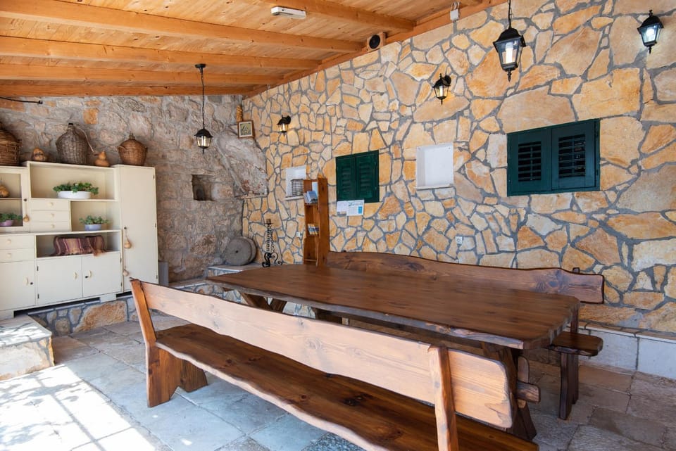 Balcony/Terrace, Dining area