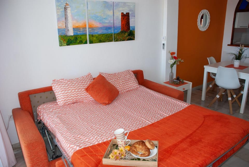 Bed, Living room