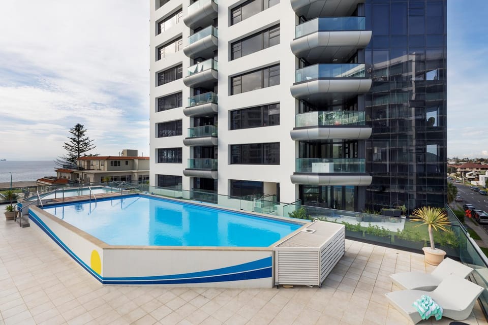 Swimming pool, Swimming pool