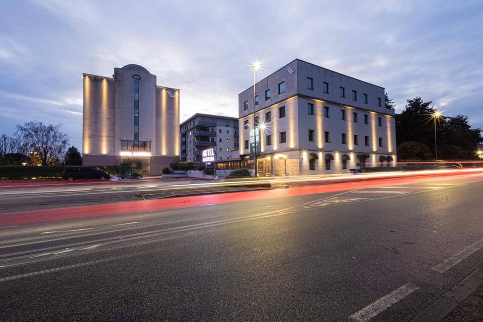Property building, Night, Neighbourhood, Street view, Location, Parking