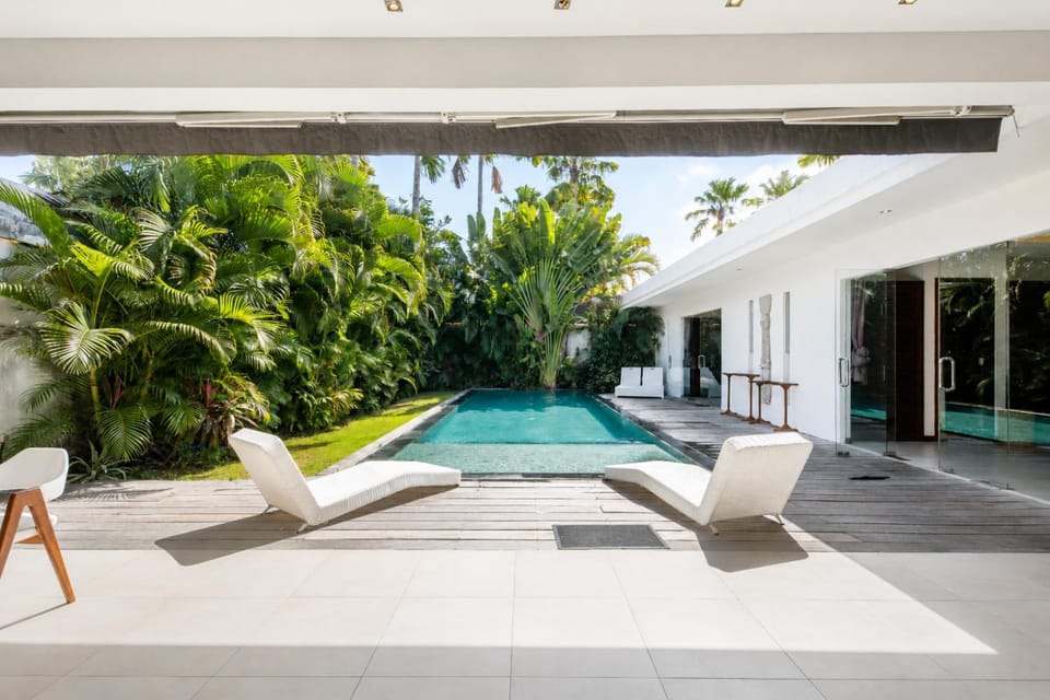 Villa Nala, Amazing 3 bedroom Seminyak House in Kuta