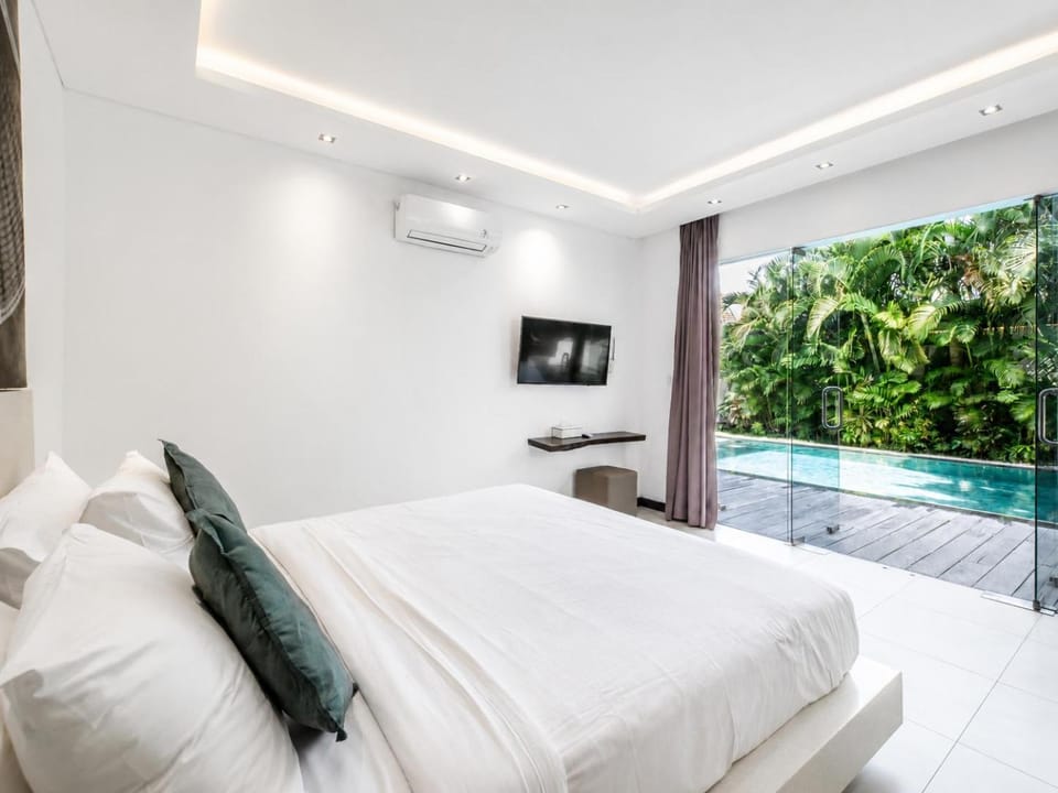 Villa Nala, Amazing 3 bedroom Seminyak House in Kuta