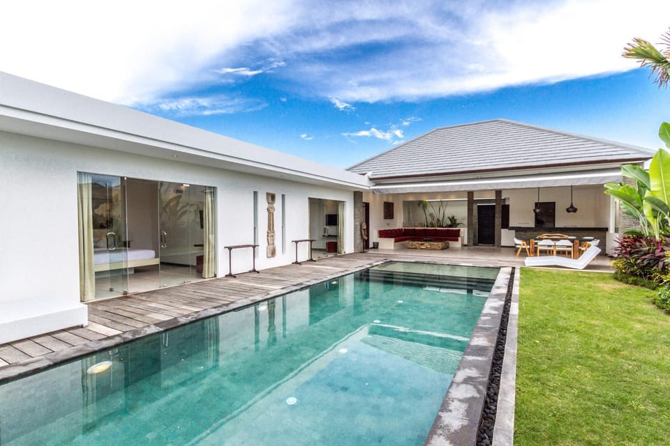 Swimming pool, Swimming pool