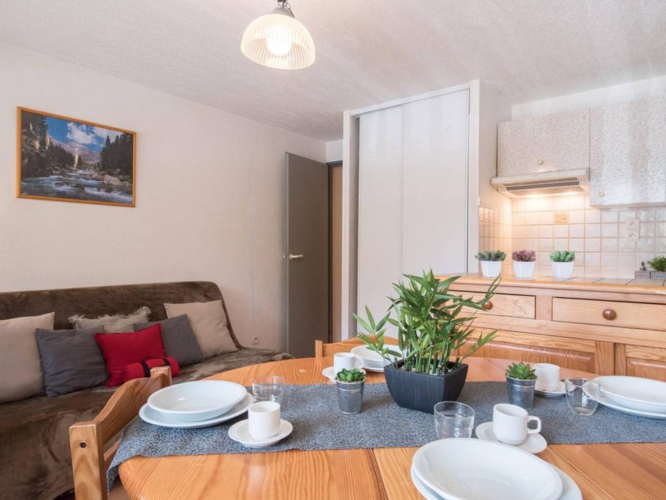 Appartement calme avec balcon, 6 personnes, centre Saint-Lary Soulan, proche remontées et parking privé - FR-1-296-155 Apartment in Saint-Lary-Soulan