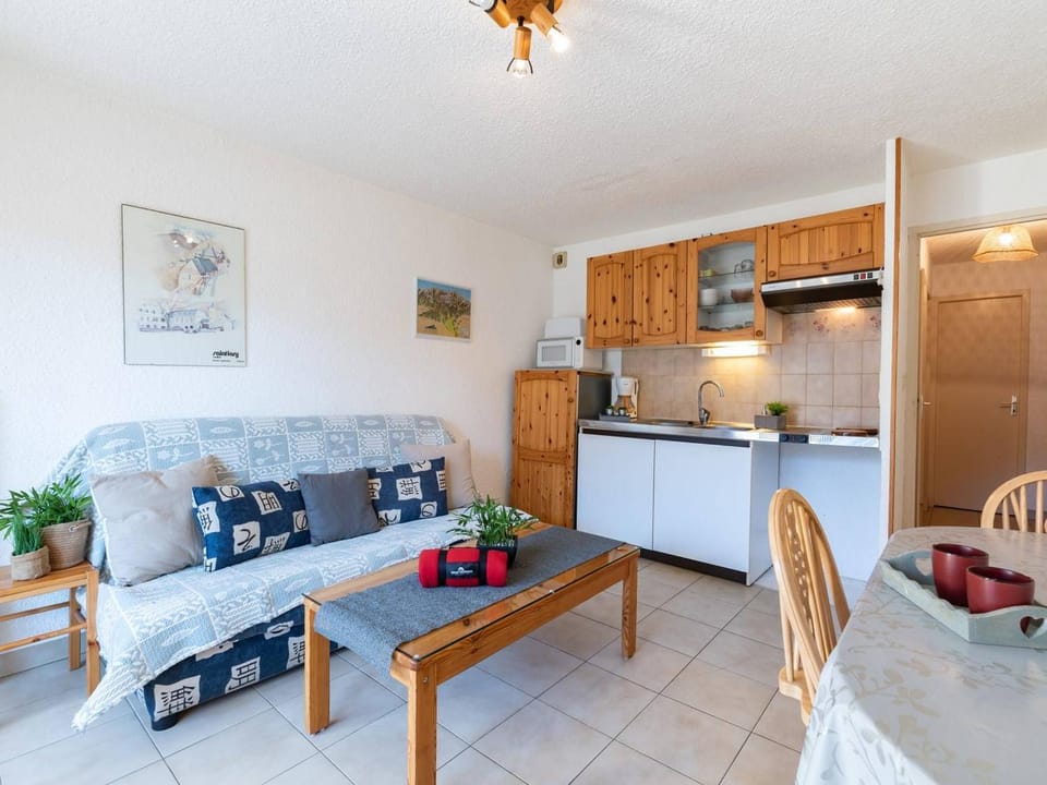 Studio confortable pour 4 pers. à Saint-Lary avec parking privé - FR-1-296-205 Apartment in Saint-Lary-Soulan