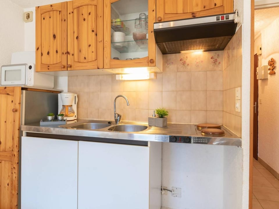 Studio confortable pour 4 pers. à Saint-Lary avec parking privé - FR-1-296-205 Apartment in Saint-Lary-Soulan