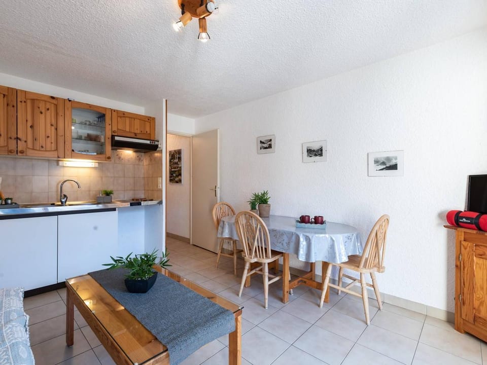 Studio confortable pour 4 pers. à Saint-Lary avec parking privé - FR-1-296-205 Apartment in Saint-Lary-Soulan