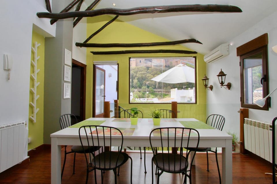 Day, Balcony/Terrace, Living room, Seating area, Dining area, Landmark view