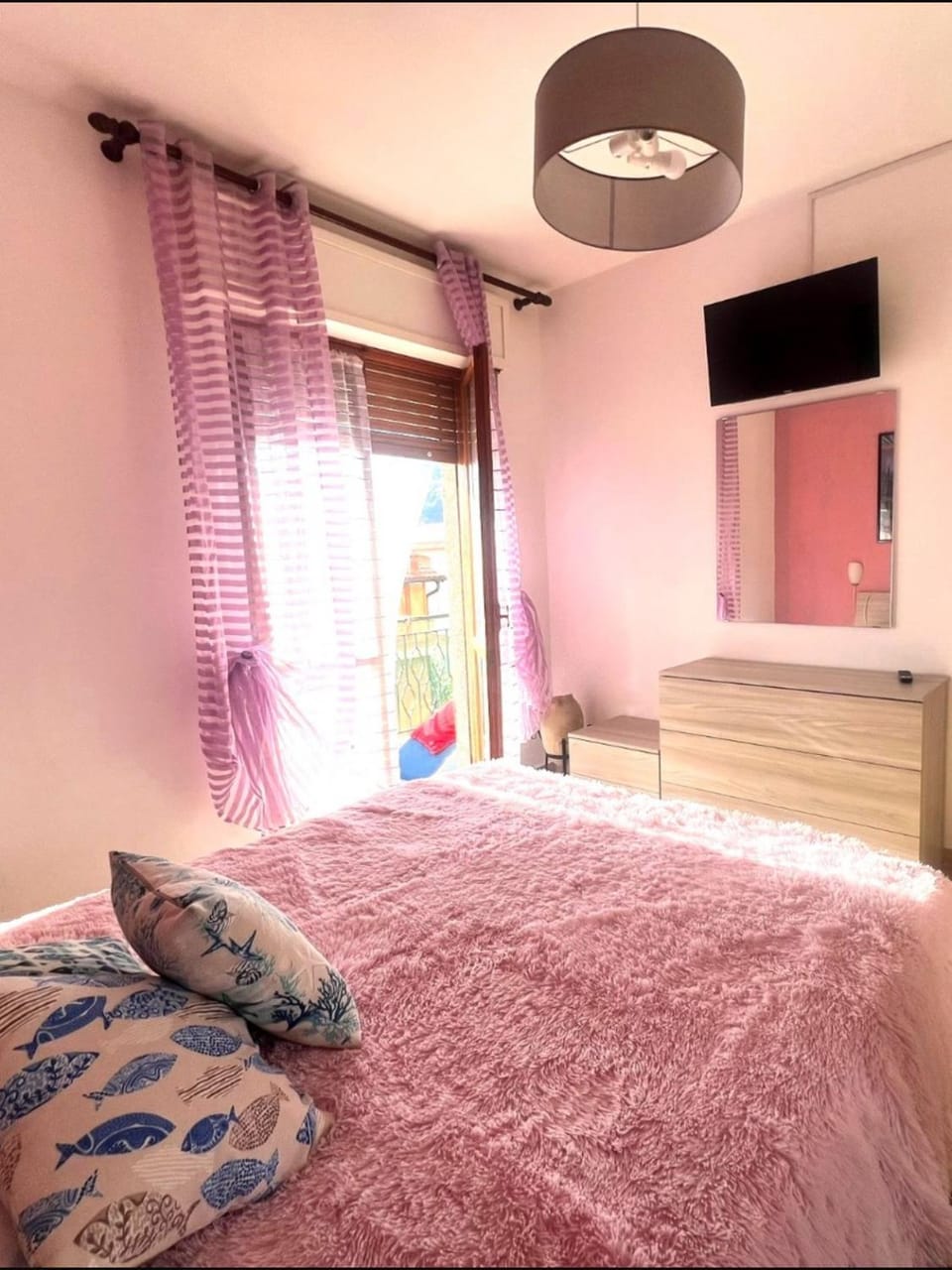 APARTMENT Aurora & Nicole IDEAL per bike 1 free parkings large e wi-fi free e x family mtb climbing con terazza vista mare Apartment in Pietra Ligure