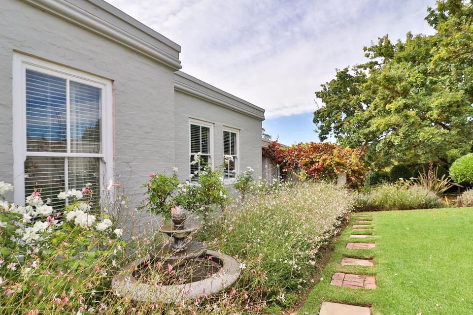 Three Oaks Bed and Breakfast in Cape Town