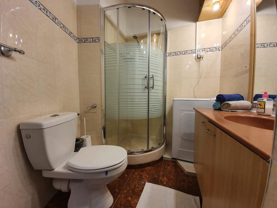 Shower, Toilet, Bathroom