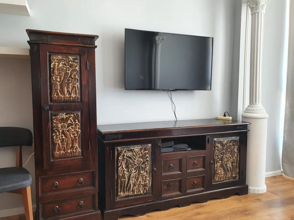 TV and multimedia, Seating area