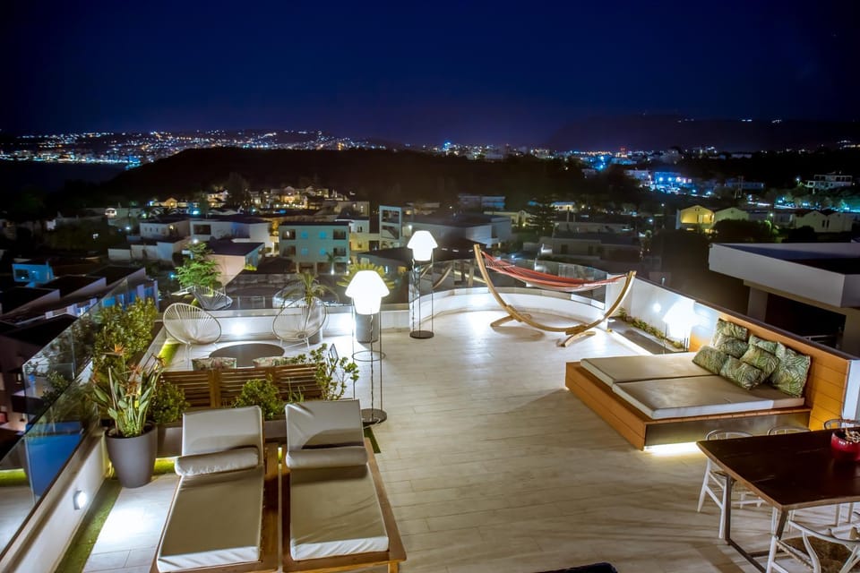 City view, Mountain view, Sea view