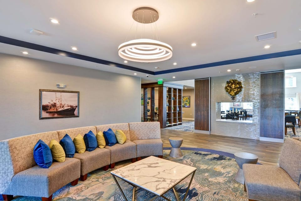 Communal lounge/ TV room, Lobby or reception