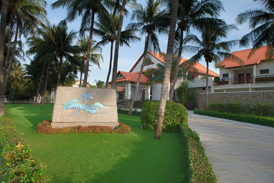 Property building, Day, Garden