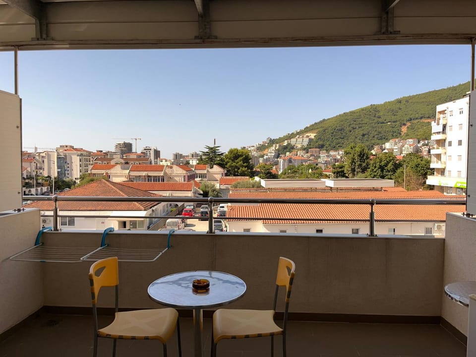 Day, Natural landscape, View (from property/room), City view, Mountain view