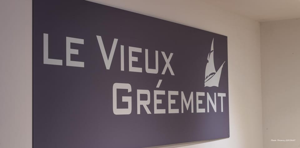 Logo/Certificate/Sign