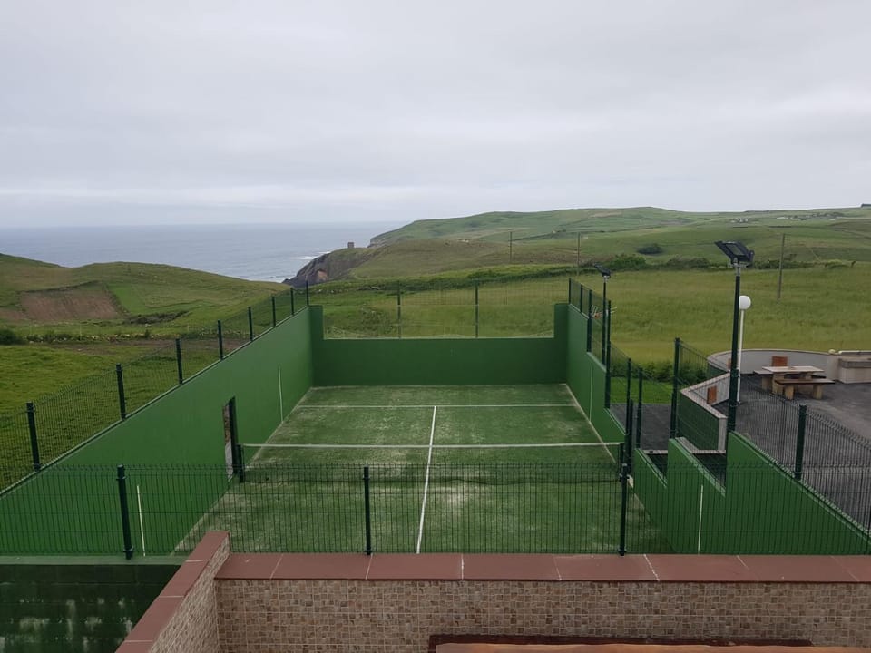 Balcony/Terrace, Tennis court