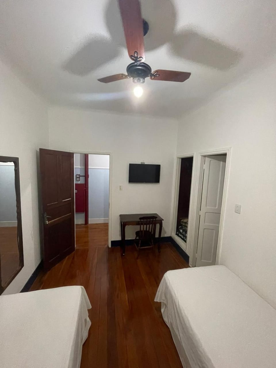 TV and multimedia, Bedroom, fireplace, wardrobe