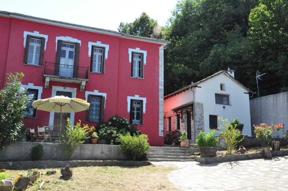 Red Villa's Guesthouse House in Magnesia Prefecture, Greece