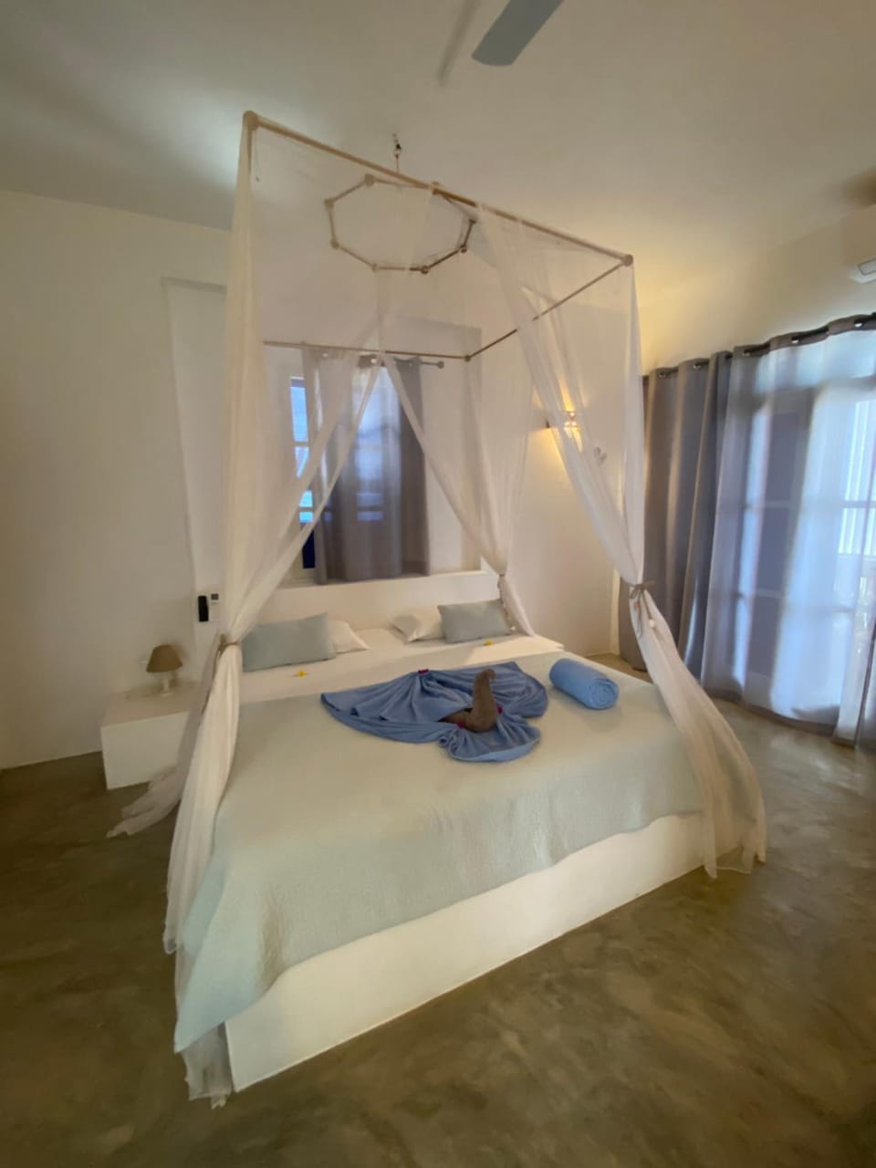 Photo of the whole room, Bedroom