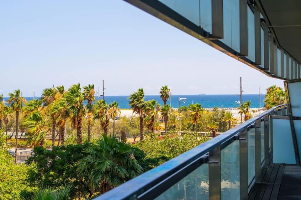 Unique Rentals-Seafront Luxe Suites House in Barcelona