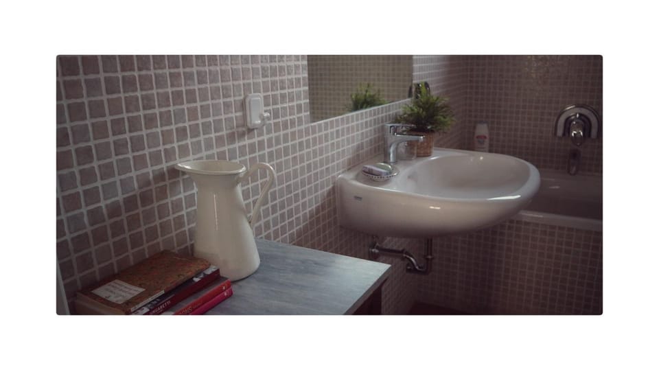 Shower, Bathroom, Decorative detail