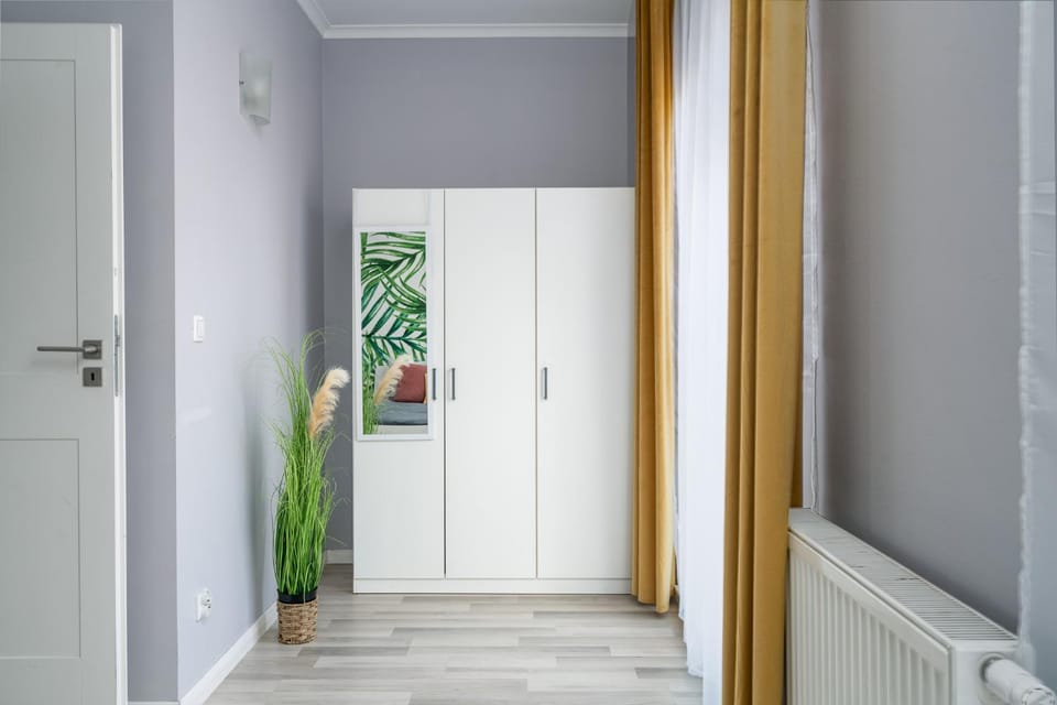 Bedroom, wardrobe
