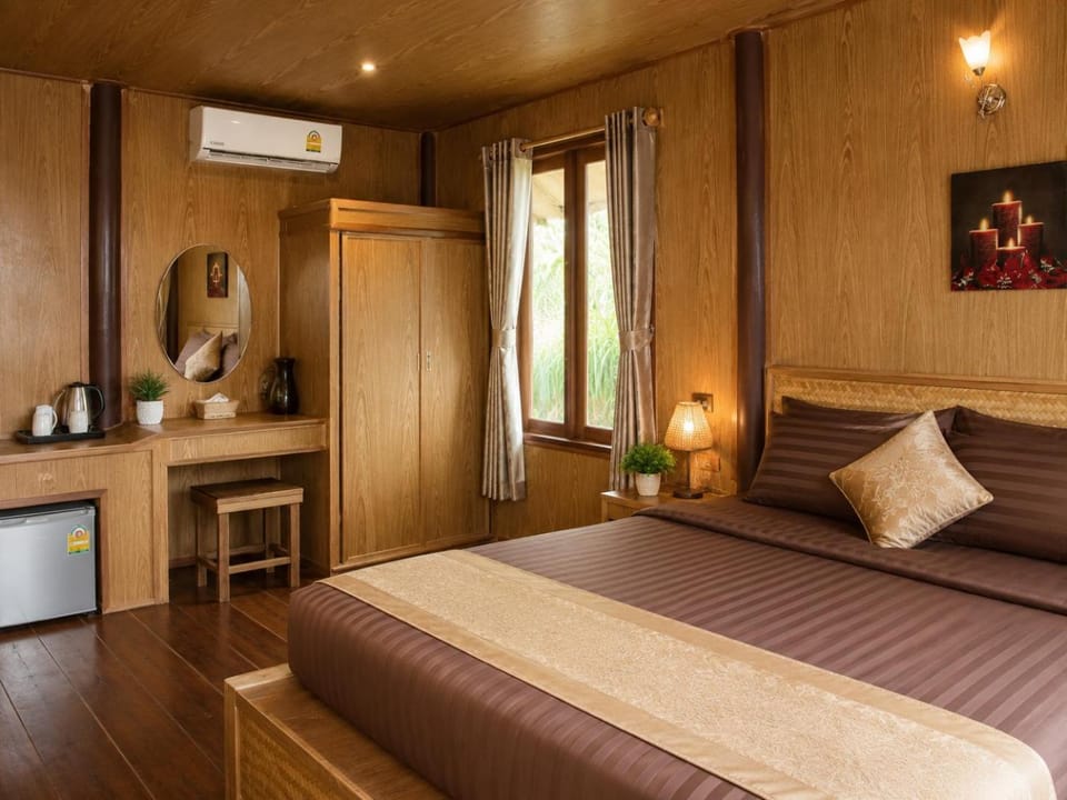 Bed, Photo of the whole room, Bedroom, wardrobe, air conditioner