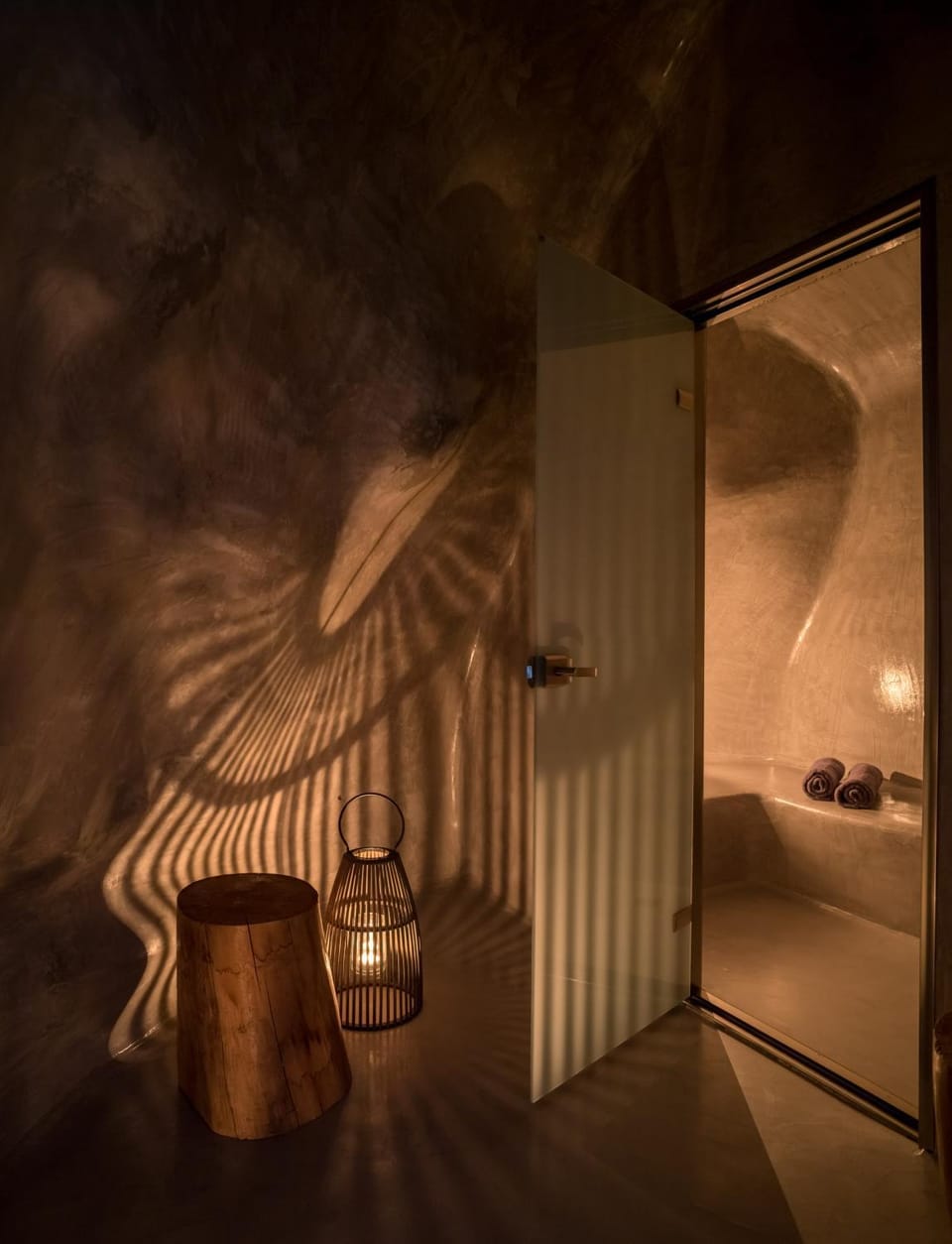 Steam room, Decorative detail
