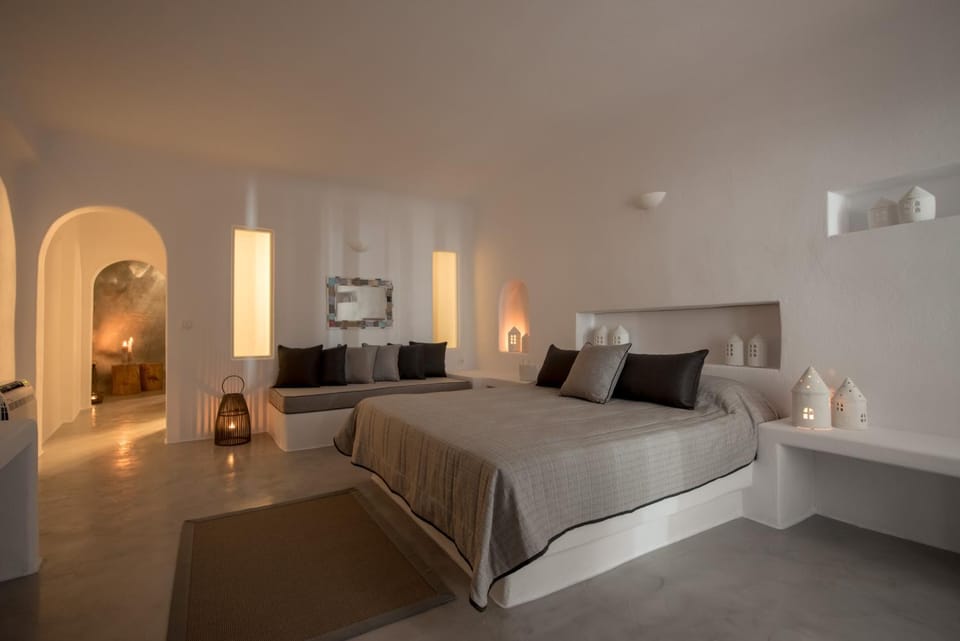 Bed, Decorative detail, Bedroom