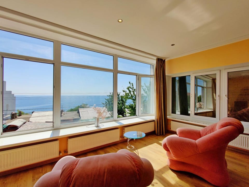 Living room, Sea view