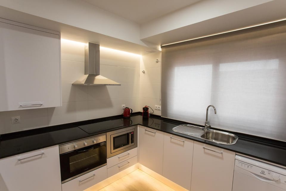 Kitchen or kitchenette, dishwasher