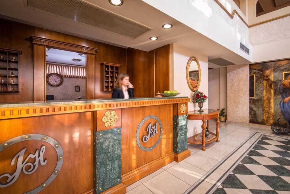 Jolly Hotel Hotel in Peloponnese, Western Greece and the Ionian
