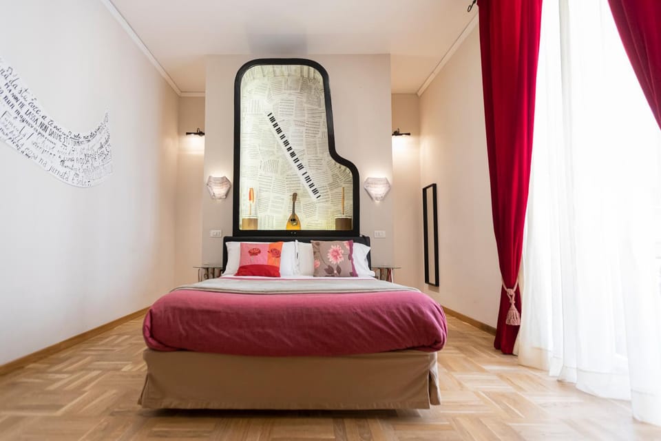 Photo of the whole room, Bedroom