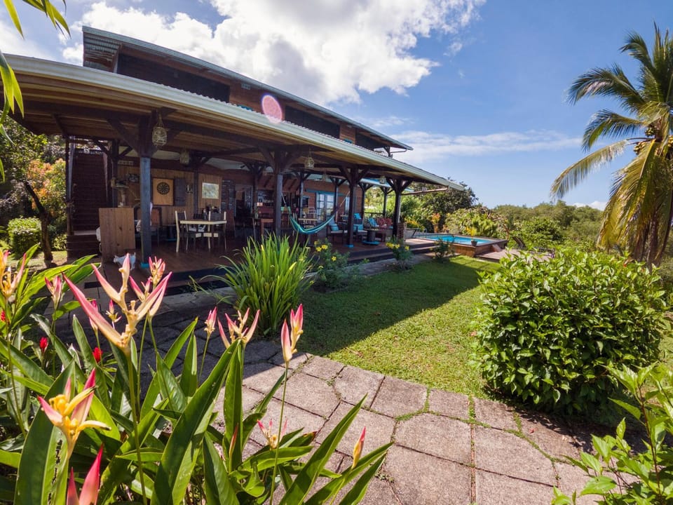 Property building, Patio, Restaurant/places to eat