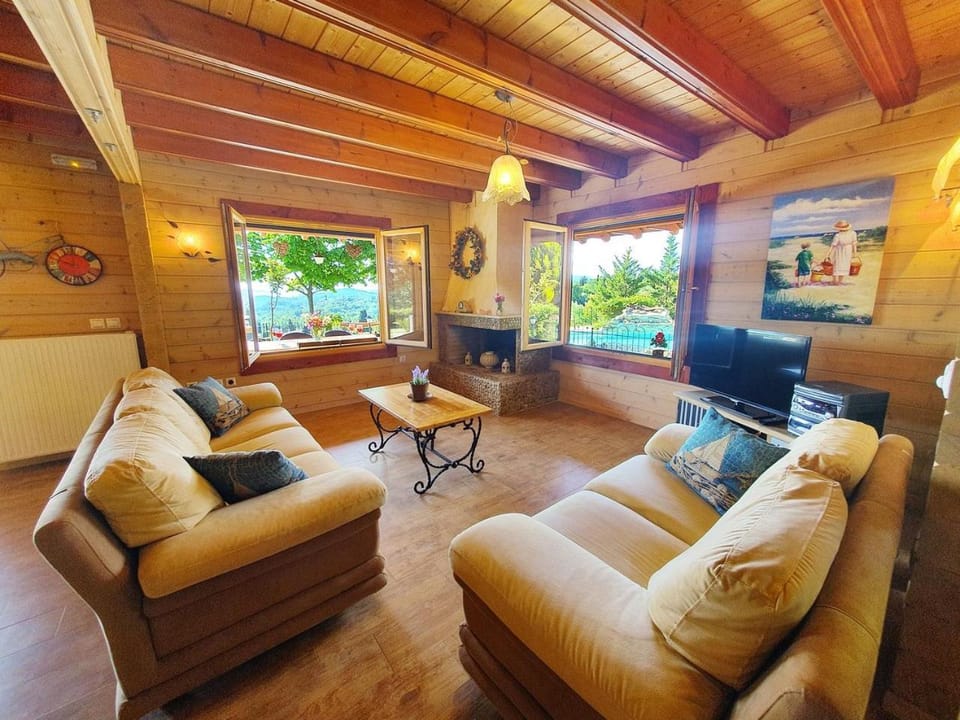 Luxury Wooden Villa with Pool, The Nest Villa in Corfu, Greece