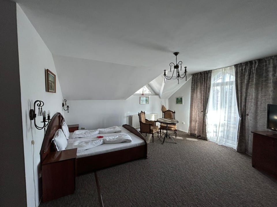 Bedroom, room service, VIP
