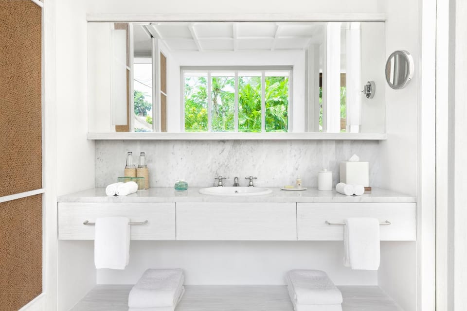 Bathroom, towels
