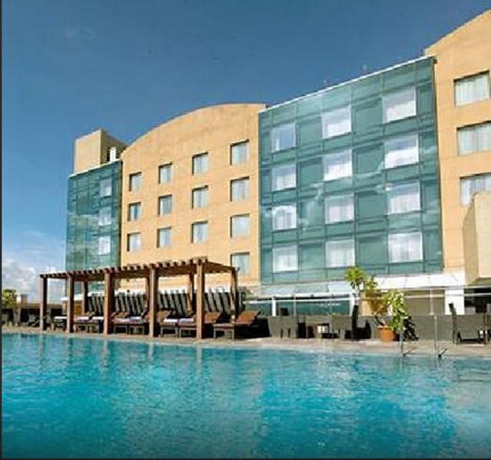 Property building, Swimming pool, Swimming pool