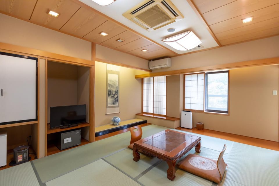 TV and multimedia, air conditioner